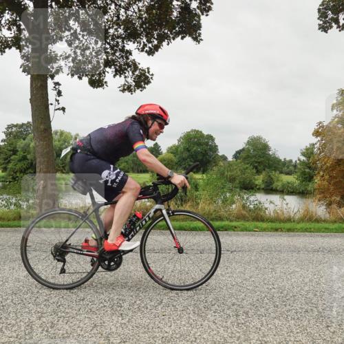 30.08.2026 - Elbe Triathlon Hamburg Michael Burmester http://msf.ph/oto/10053148 30.08.2026 10:25:25 Radfahren 696, 946 meine-sportfotos.de