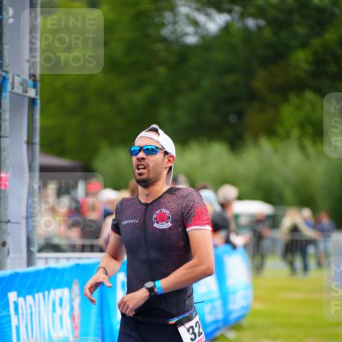 30.08.2026 - Elbe Triathlon Hamburg LAZAROV Photography http://msf.ph/oto/10053150 30.08.2026 10:48:40 Ziel 320 meine-sportfotos.de