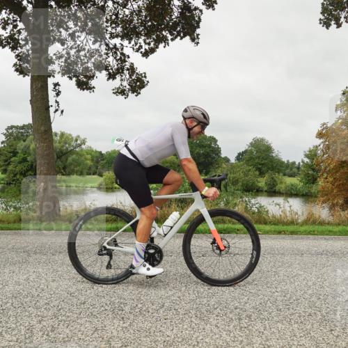 30.08.2026 - Elbe Triathlon Hamburg Michael Burmester http://msf.ph/oto/10053159 30.08.2026 10:25:50 Radfahren 686, 929, 937 meine-sportfotos.de