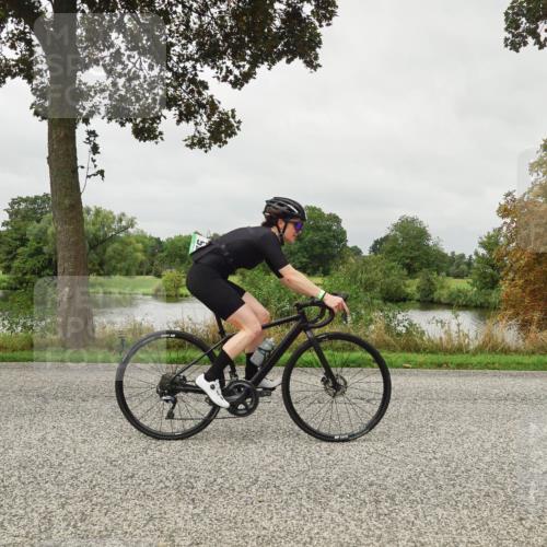 30.08.2026 - Elbe Triathlon Hamburg Michael Burmester http://msf.ph/oto/10053164 30.08.2026 10:25:54 Radfahren 929, 937 meine-sportfotos.de