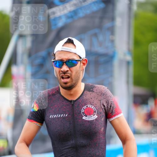 30.08.2026 - Elbe Triathlon Hamburg LAZAROV Photography http://msf.ph/oto/10053170 30.08.2026 10:48:41 Ziel 320 meine-sportfotos.de