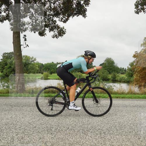 30.08.2026 - Elbe Triathlon Hamburg Michael Burmester http://msf.ph/oto/10053195 30.08.2026 10:26:38 Radfahren 856, 911 meine-sportfotos.de