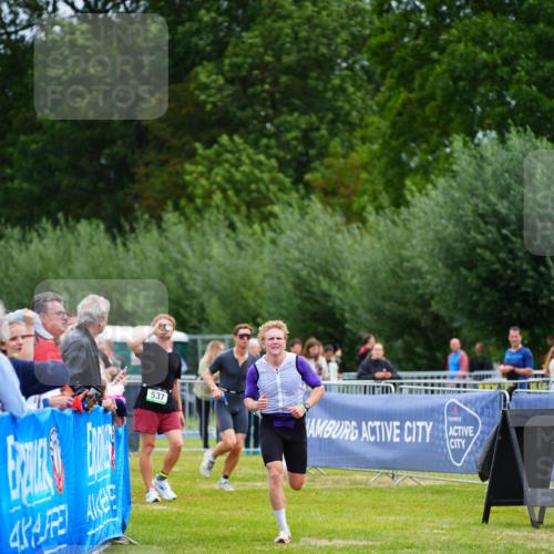30.08.2026 - Elbe Triathlon Hamburg LAZAROV Photography http://msf.ph/oto/10053241 30.08.2026 10:50:17 Ziel 421 meine-sportfotos.de