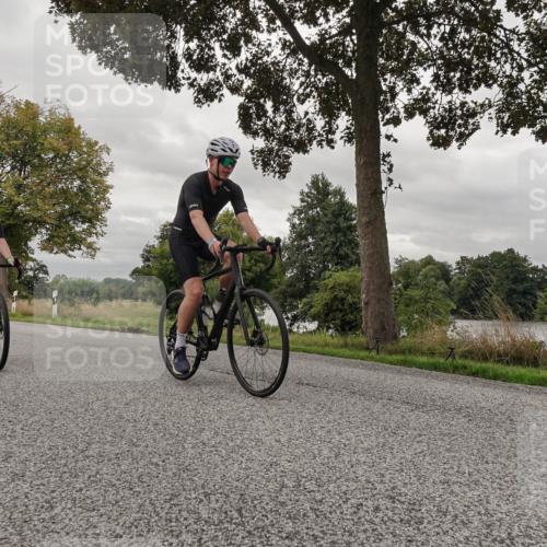 30.08.2026 - Elbe Triathlon Hamburg Michael Burmester http://msf.ph/oto/10053298 30.08.2026 10:46:48 Radfahren 797, 838, 925, 1058, 1154, 1227 meine-sportfotos.de