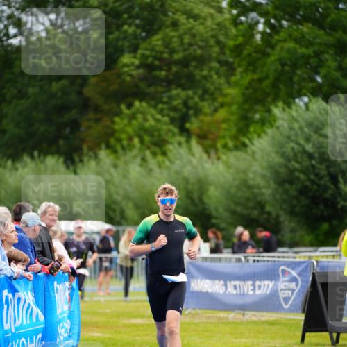 30.08.2026 - Elbe Triathlon Hamburg LAZAROV Photography http://msf.ph/oto/10053320 30.08.2026 10:50:59 Ziel 285, 532 meine-sportfotos.de