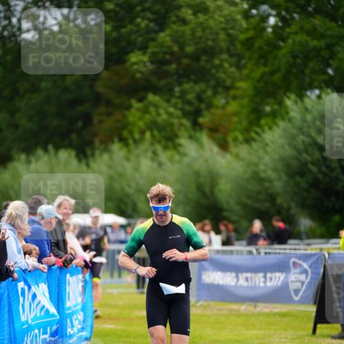 30.08.2026 - Elbe Triathlon Hamburg LAZAROV Photography http://msf.ph/oto/10053327 30.08.2026 10:51:00 Ziel 285, 532 meine-sportfotos.de