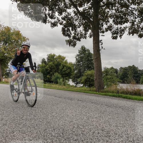 30.08.2026 - Elbe Triathlon Hamburg Michael Burmester http://msf.ph/oto/10053338 30.08.2026 10:47:28 Radfahren 854, 865, 939, 1040, 1111 meine-sportfotos.de