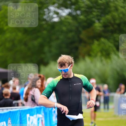 30.08.2026 - Elbe Triathlon Hamburg LAZAROV Photography http://msf.ph/oto/10053342 30.08.2026 10:51:01 Ziel 285, 532, 567 meine-sportfotos.de