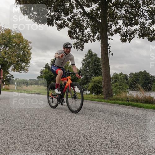 30.08.2026 - Elbe Triathlon Hamburg Michael Burmester http://msf.ph/oto/10053356 30.08.2026 10:47:43 Radfahren 808, 983, 1013, 1027, 1076, 1120, 1207 meine-sportfotos.de