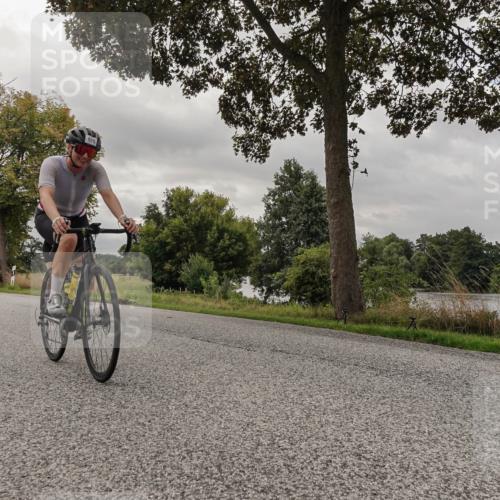 30.08.2026 - Elbe Triathlon Hamburg Michael Burmester http://msf.ph/oto/10053372 30.08.2026 10:47:51 Radfahren 926, 934, 1013, 1335 meine-sportfotos.de