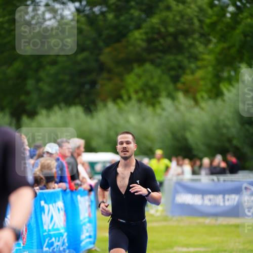 30.08.2026 - Elbe Triathlon Hamburg LAZAROV Photography http://msf.ph/oto/10053375 30.08.2026 10:51:09 Ziel 285, 567, 705 meine-sportfotos.de