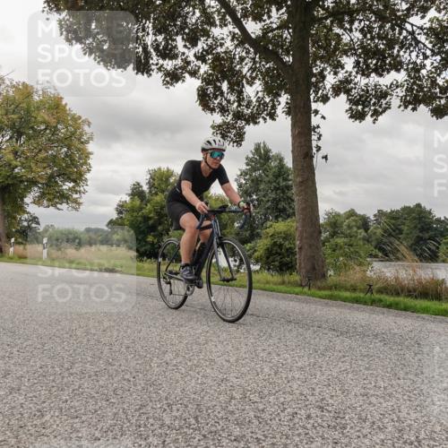 30.08.2026 - Elbe Triathlon Hamburg Michael Burmester http://msf.ph/oto/10053376 30.08.2026 10:47:52 Radfahren 926, 934, 982, 1013, 1254, 1335 meine-sportfotos.de