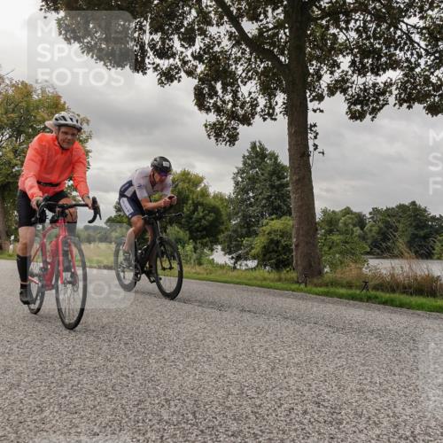 30.08.2026 - Elbe Triathlon Hamburg Michael Burmester http://msf.ph/oto/10053382 30.08.2026 10:48:00 Radfahren 858, 954, 982, 1109, 1125, 1195, 1254 meine-sportfotos.de