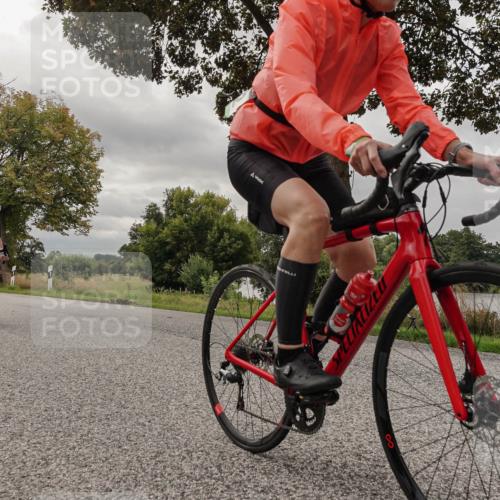 30.08.2026 - Elbe Triathlon Hamburg Michael Burmester http://msf.ph/oto/10053385 30.08.2026 10:48:00 Radfahren 858, 954, 982, 1109, 1125, 1195, 1254 meine-sportfotos.de