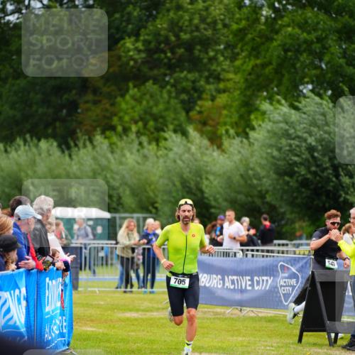 30.08.2026 - Elbe Triathlon Hamburg LAZAROV Photography http://msf.ph/oto/10053400 30.08.2026 10:51:13 Ziel 567, 705 meine-sportfotos.de
