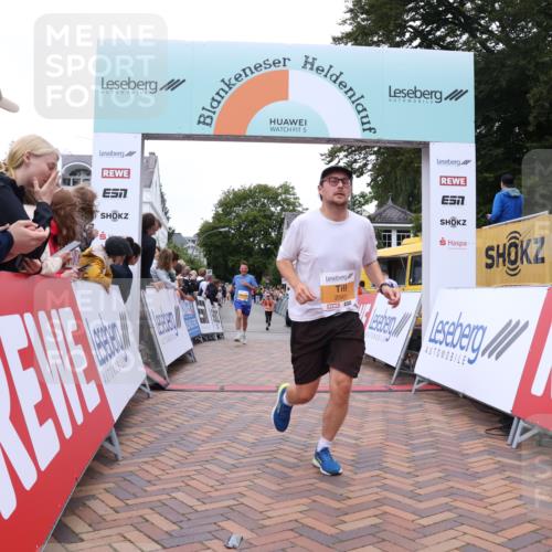 30.08.2026 - Blankeneser Heldenlauf Lena Gebhardt http://msf.ph/oto/10053406 30.08.2026 12:04:16 Ziel 2352, 2467, 2501, 2581 meine-sportfotos.de
