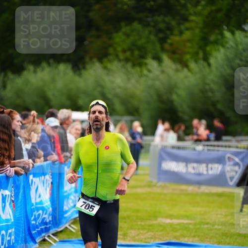 30.08.2026 - Elbe Triathlon Hamburg LAZAROV Photography http://msf.ph/oto/10053409 30.08.2026 10:51:16 Ziel 489, 705 meine-sportfotos.de