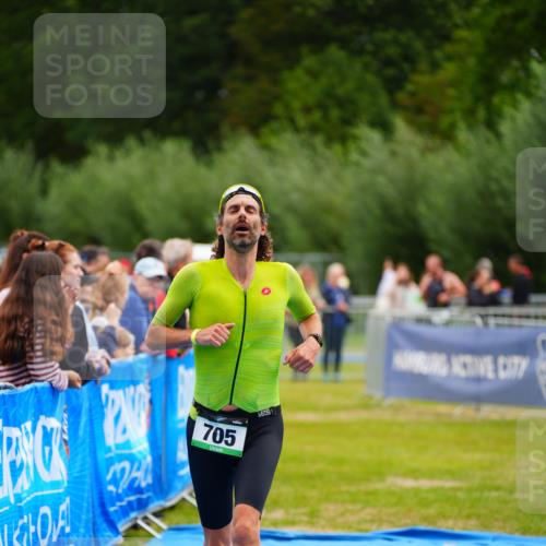 30.08.2026 - Elbe Triathlon Hamburg LAZAROV Photography http://msf.ph/oto/10053414 30.08.2026 10:51:16 Ziel 489, 705 meine-sportfotos.de