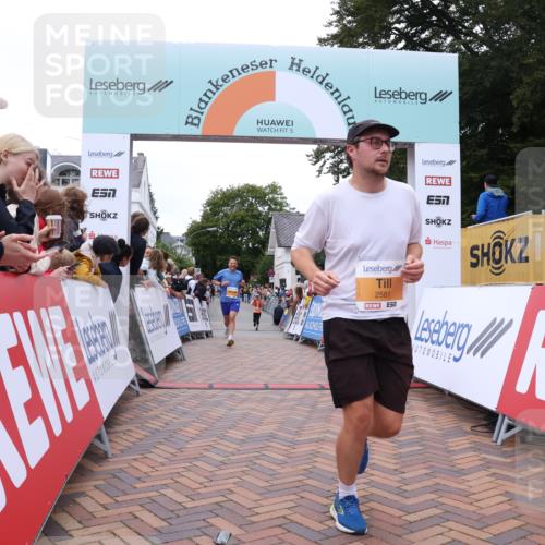 30.08.2026 - Blankeneser Heldenlauf Lena Gebhardt http://msf.ph/oto/10053415 30.08.2026 12:04:16 Ziel 2352, 2467, 2501, 2581 meine-sportfotos.de