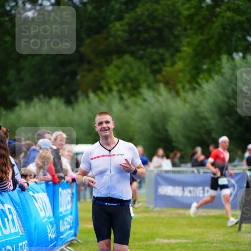 30.08.2026 - Elbe Triathlon Hamburg LAZAROV Photography http://msf.ph/oto/10053445 30.08.2026 10:51:21 Ziel 489 meine-sportfotos.de