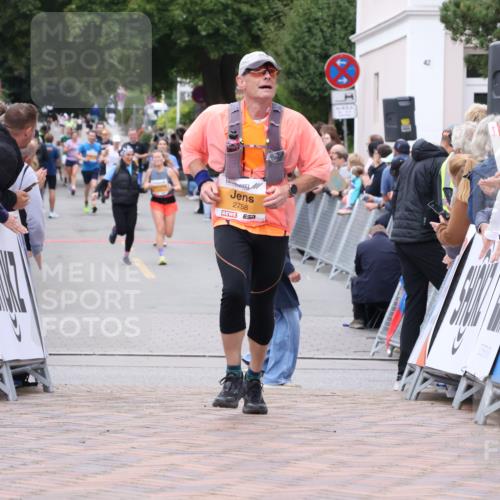 30.08.2026 - Blankeneser Heldenlauf Lena Gebhardt http://msf.ph/oto/10053460 30.08.2026 12:04:21 Ziel 2467, 2581, 2758 meine-sportfotos.de