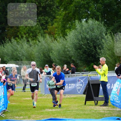 30.08.2026 - Elbe Triathlon Hamburg LAZAROV Photography http://msf.ph/oto/10053467 30.08.2026 10:51:27 Ziel 446, 670 meine-sportfotos.de