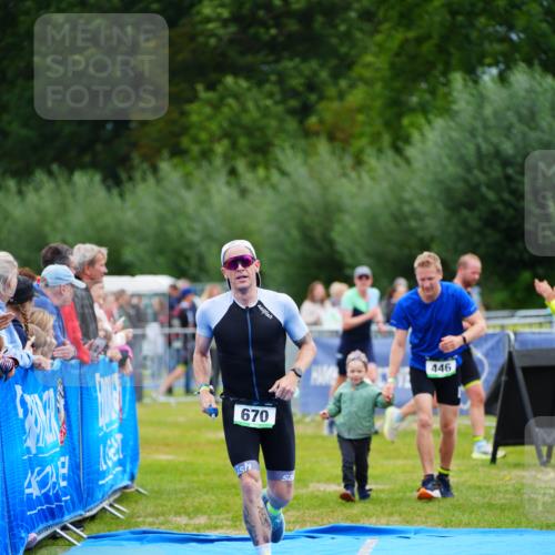 30.08.2026 - Elbe Triathlon Hamburg LAZAROV Photography http://msf.ph/oto/10053488 30.08.2026 10:51:30 Ziel 446, 670 meine-sportfotos.de