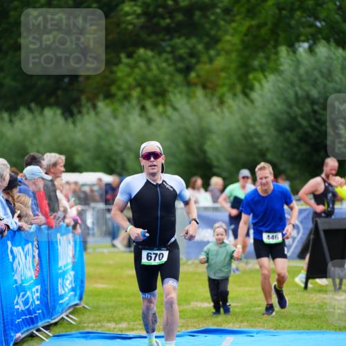 30.08.2026 - Elbe Triathlon Hamburg LAZAROV Photography http://msf.ph/oto/10053492 30.08.2026 10:51:30 Ziel 446, 670 meine-sportfotos.de