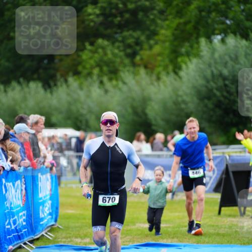 30.08.2026 - Elbe Triathlon Hamburg LAZAROV Photography http://msf.ph/oto/10053496 30.08.2026 10:51:30 Ziel 446, 670 meine-sportfotos.de