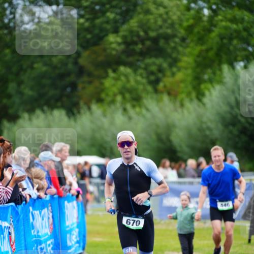 30.08.2026 - Elbe Triathlon Hamburg LAZAROV Photography http://msf.ph/oto/10053500 30.08.2026 10:51:31 Ziel 446, 670 meine-sportfotos.de