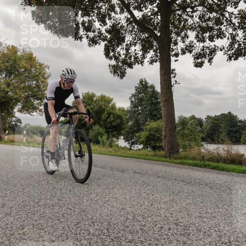 30.08.2026 - Elbe Triathlon Hamburg Michael Burmester http://msf.ph/oto/10053511 30.08.2026 10:49:18 Radfahren 991, 1049 meine-sportfotos.de