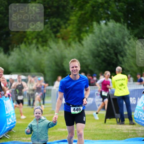 30.08.2026 - Elbe Triathlon Hamburg LAZAROV Photography http://msf.ph/oto/10053524 30.08.2026 10:51:34 Ziel 446, 670 meine-sportfotos.de