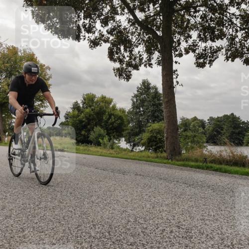 30.08.2026 - Elbe Triathlon Hamburg Michael Burmester http://msf.ph/oto/10053550 30.08.2026 10:50:17 Radfahren 833, 1006, 1145, 1346, 1621 meine-sportfotos.de