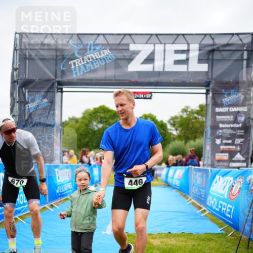 30.08.2026 - Elbe Triathlon Hamburg LAZAROV Photography http://msf.ph/oto/10053585 30.08.2026 10:51:40 Ziel 392 meine-sportfotos.de