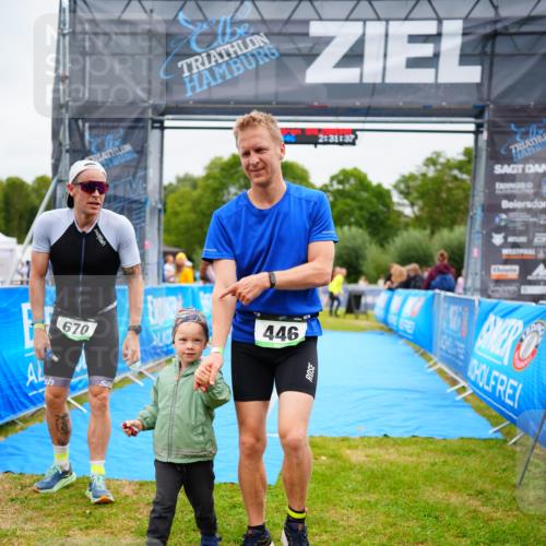 30.08.2026 - Elbe Triathlon Hamburg LAZAROV Photography http://msf.ph/oto/10053598 30.08.2026 10:51:40 Ziel 392 meine-sportfotos.de