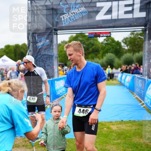 30.08.2026 - Elbe Triathlon Hamburg LAZAROV Photography http://msf.ph/oto/10053602 30.08.2026 10:51:42 Ziel 392 meine-sportfotos.de