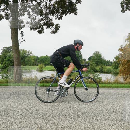 30.08.2026 - Elbe Triathlon Hamburg Michael Burmester http://msf.ph/oto/10053618 30.08.2026 10:33:36 Radfahren 912, 1017 meine-sportfotos.de