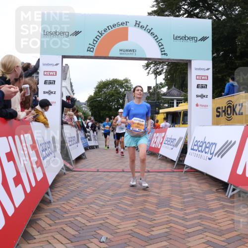 30.08.2026 - Blankeneser Heldenlauf Lena Gebhardt http://msf.ph/oto/10053619 30.08.2026 12:04:35 Ziel 2196, 2285, 2683, 2766, 2811, 2829, 4125 meine-sportfotos.de