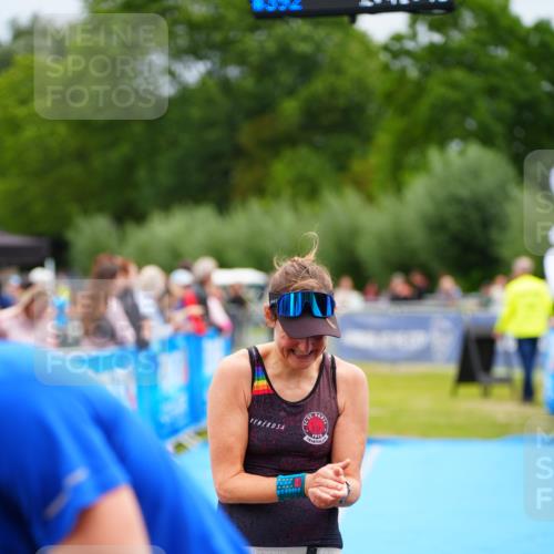 30.08.2026 - Elbe Triathlon Hamburg LAZAROV Photography http://msf.ph/oto/10053623 30.08.2026 10:51:46 Ziel 392 meine-sportfotos.de