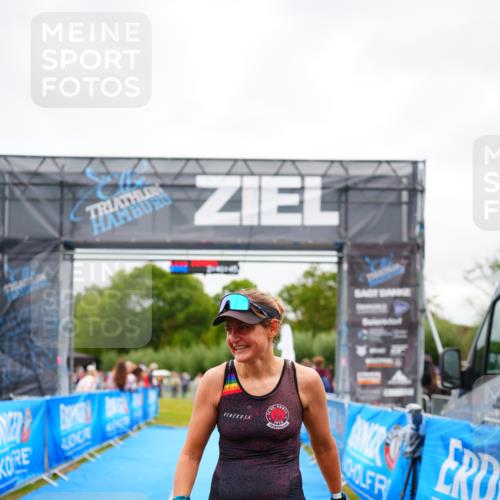 30.08.2026 - Elbe Triathlon Hamburg LAZAROV Photography http://msf.ph/oto/10053636 30.08.2026 10:51:49 Ziel 423 meine-sportfotos.de