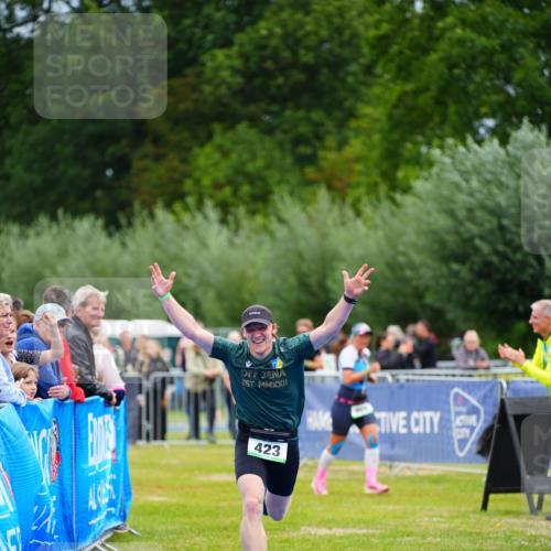 30.08.2026 - Elbe Triathlon Hamburg LAZAROV Photography http://msf.ph/oto/10053643 30.08.2026 10:51:54 Ziel 423, 452, 536 meine-sportfotos.de