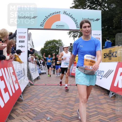 30.08.2026 - Blankeneser Heldenlauf Lena Gebhardt http://msf.ph/oto/10053646 30.08.2026 12:04:36 Ziel 2196, 2285, 2683, 2766, 2811, 2829, 4125 meine-sportfotos.de