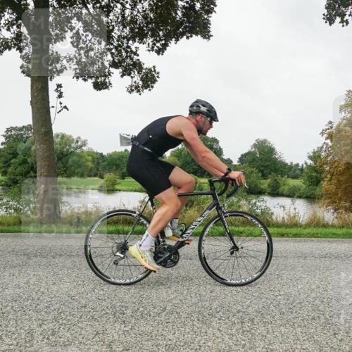 30.08.2026 - Elbe Triathlon Hamburg Michael Burmester http://msf.ph/oto/10053660 30.08.2026 10:34:33 Radfahren 947, 948, 988, 999, 1009, 1015, 1022, 1025, 1048, 1071 meine-sportfotos.de