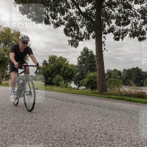30.08.2026 - Elbe Triathlon Hamburg Michael Burmester http://msf.ph/oto/10053666 30.08.2026 10:51:45 Radfahren 1022, 1094, 1103, 1108, 1171, 1354 meine-sportfotos.de