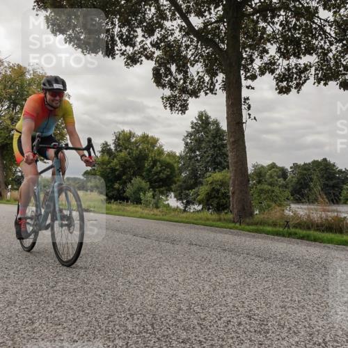 30.08.2026 - Elbe Triathlon Hamburg Michael Burmester http://msf.ph/oto/10053695 30.08.2026 10:51:58 Radfahren 912, 1074, 1101, 1104, 1216, 1302 meine-sportfotos.de