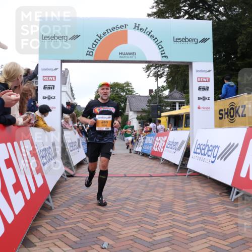 30.08.2026 - Blankeneser Heldenlauf Lena Gebhardt http://msf.ph/oto/10053717 30.08.2026 12:04:40 Ziel 2196, 2285, 2333, 2766, 2795, 2811, 2829, 4125 meine-sportfotos.de
