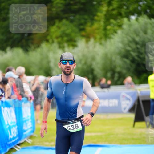 30.08.2026 - Elbe Triathlon Hamburg LAZAROV Photography http://msf.ph/oto/10053730 30.08.2026 10:52:00 Ziel 452, 536 meine-sportfotos.de