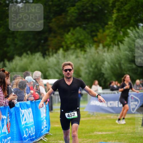 30.08.2026 - Elbe Triathlon Hamburg LAZAROV Photography http://msf.ph/oto/10053739 30.08.2026 10:52:02 Ziel 452, 536 meine-sportfotos.de