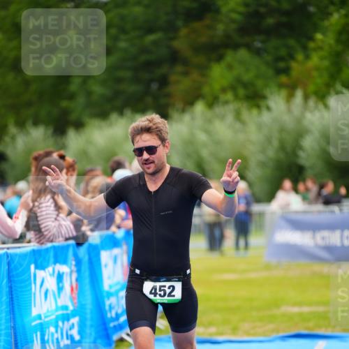 30.08.2026 - Elbe Triathlon Hamburg LAZAROV Photography http://msf.ph/oto/10053762 30.08.2026 10:52:03 Ziel 452, 536 meine-sportfotos.de