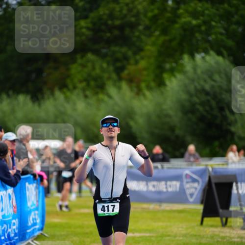 30.08.2026 - Elbe Triathlon Hamburg LAZAROV Photography http://msf.ph/oto/10053771 30.08.2026 10:52:17 Ziel 417 meine-sportfotos.de
